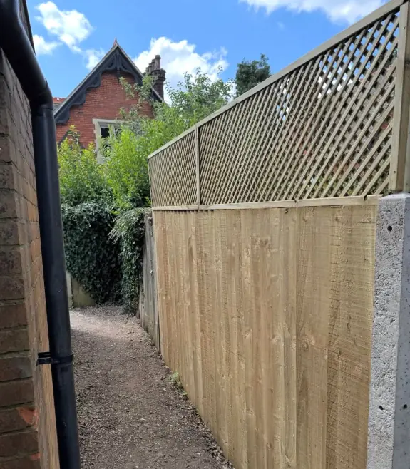 New closeboard fence fitted by GX Tree Care in South Buckinghamshire